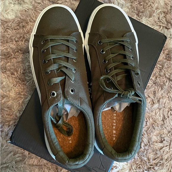 New Republic Mens Olive Army Green Canvas Sneakers size  10 - Picture 4 of 7
